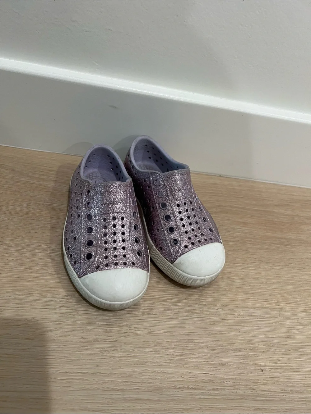 Native Jefferson Kids Slip-On Shoes in sparkling purple